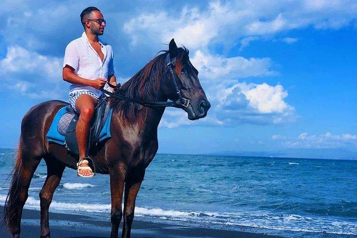 Privater Bali-Reiten am Strand von Seminyak