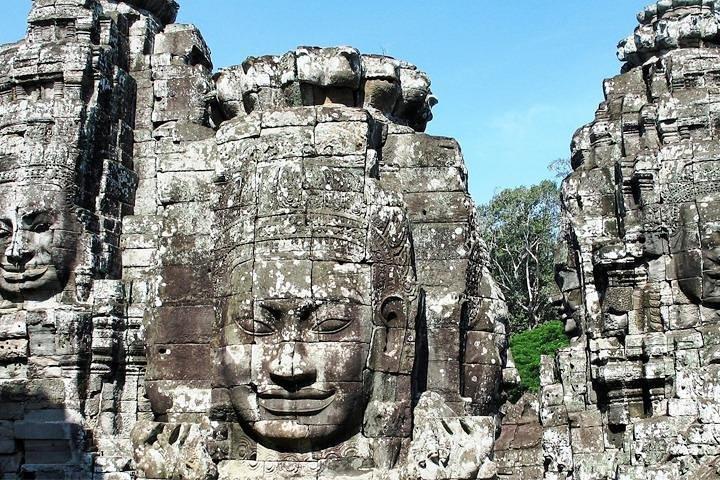 Recorrido a pie privado por los templos de Angkor desde Siem Reap - Recogida / regreso gratis al hotel
