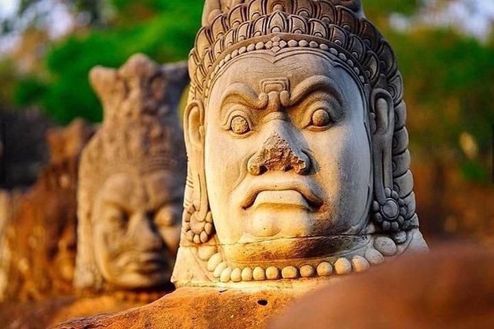 Recorrido a pie privado por los templos de Angkor desde Siem Reap - Recogida / regreso gratis al hotel