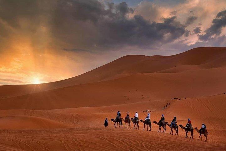Tour del deserto di 4 giorni da Marrakech a Fes via Merzouga Sahara (Erg Chebbi)