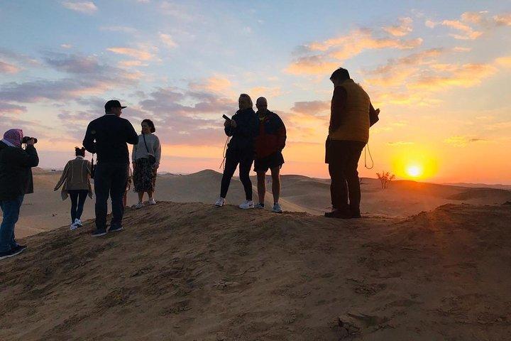 Sunrise Desert Safari com quadriciclo e sandboard,