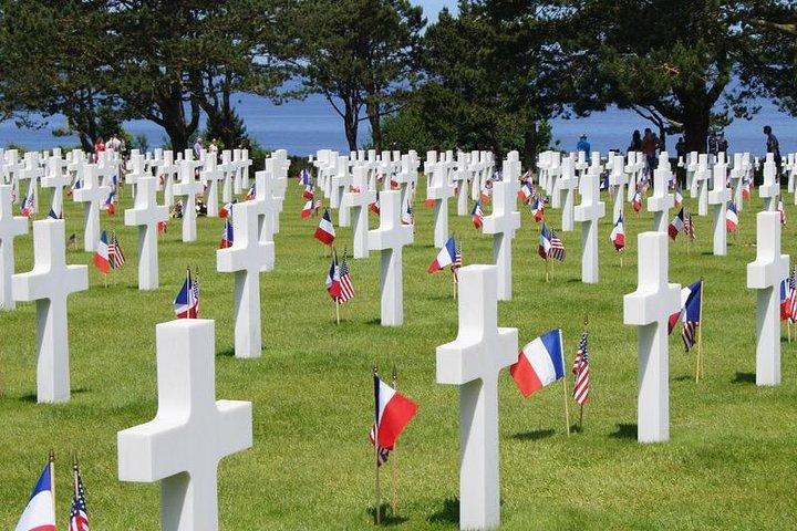 バイユー発ノルマンディーのアメリカとイギリスの DDay ビーチ半日ツアー
