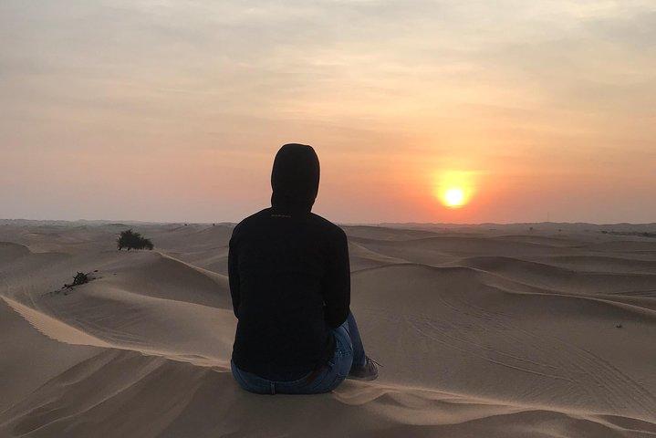 Sunrise Desert Safari com quadriciclo e sandboard,