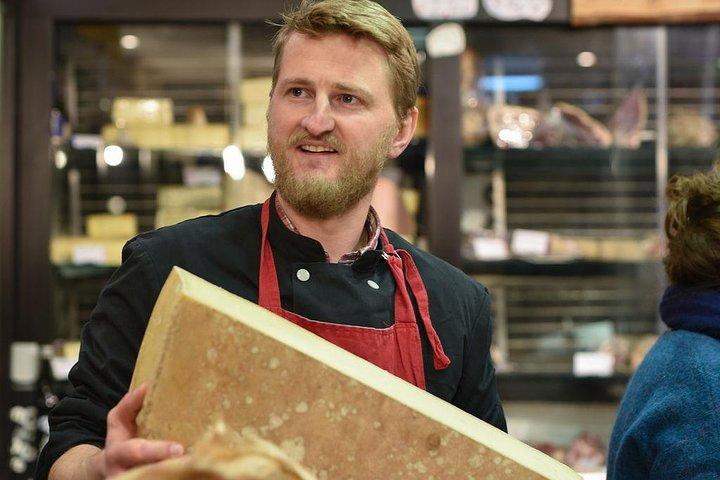 Paris Art d'accorder fromage et dégustation de vin dans une cave à fromage