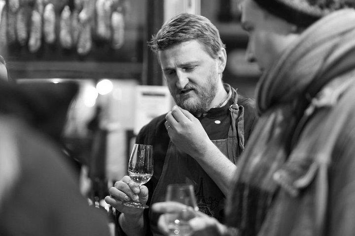 Paris Art d'accorder fromage et dégustation de vin dans une cave à fromage