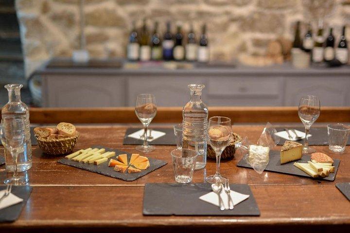 Paris Art d'accorder fromage et dégustation de vin dans une cave à fromage