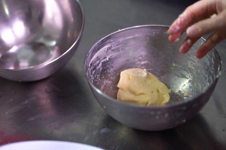 ワインとチーズの試飲でバターとチーズ作りワークショップ