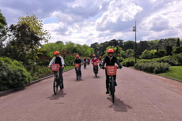 2時間 - 現地ガイド付きリヨンの電動自転車ツアー