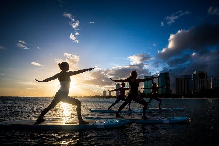 Paddleboard Yoga Class em Honolulu
