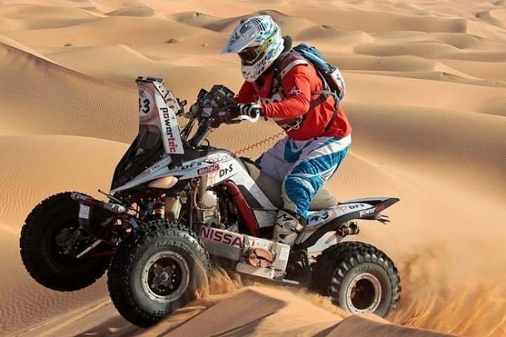 Abendliche Wüstensafari + Quad, Dune Bashing & BBQ Dinner & Live Show