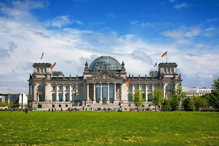 Tour privado: explorando los lugares de interés de Berlín en coche con paradas fotográficas