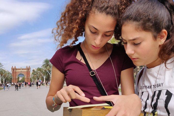 Caccia al tesoro di famiglia privata | Guidato, divertente e offline al 100% | Xventura Barcelona