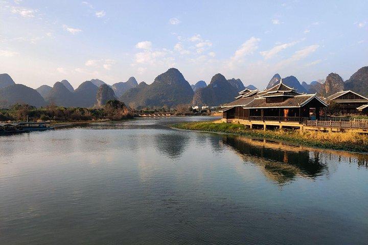 Tour privato di mezza giornata sulla collina di Yangshuo Xianggong Sunrise e Shangri-La Village