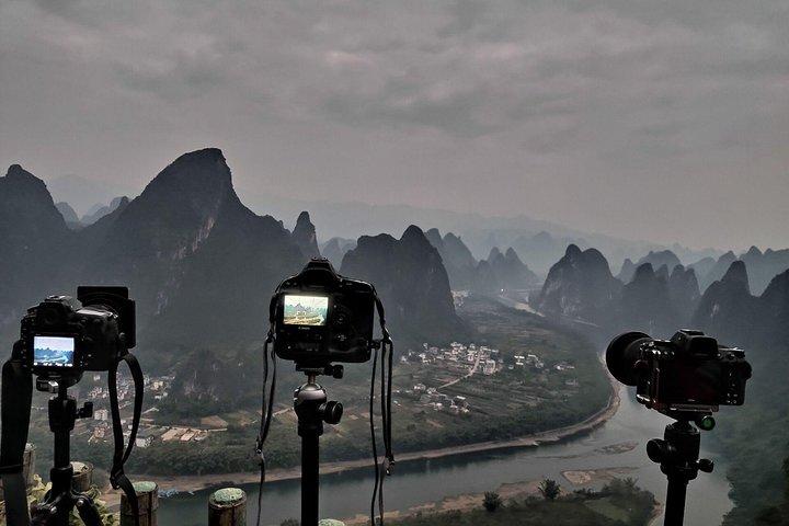 Tour privato di mezza giornata sulla collina di Yangshuo Xianggong Sunrise e Shangri-La Village