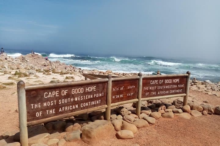 Private sightseeing tour; Cape of Goodhope, Cape Point & penguin tour