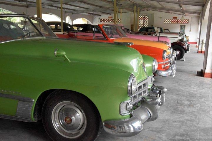 Abend Halbtages-Stepwell-Tour mit Erweiterung des Oldtimermuseums