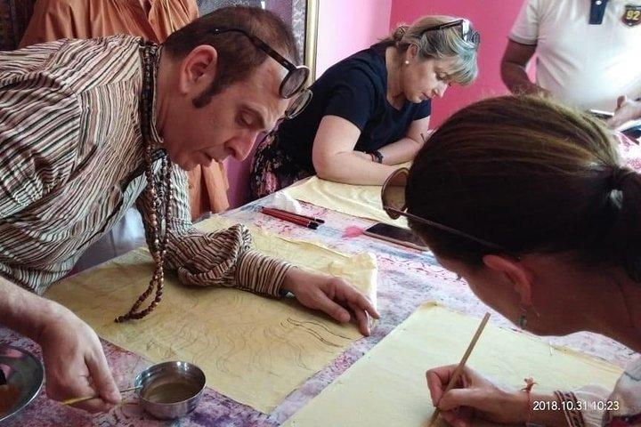 Tour di mezza giornata al mattino: scopri l'architettura tradizionale e l'arte rogan