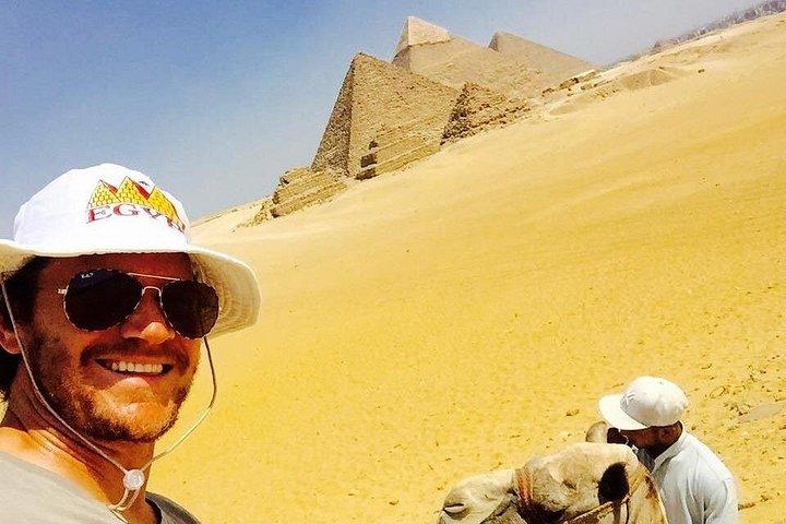 カイロまたはギザからの4時間のプライベートギザピラミッド、スフィンクス、ランチ、ラクダ乗り