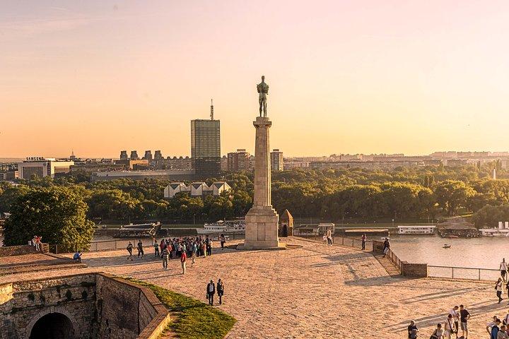 Explore os locais inesquecíveis de Belgrado com um local