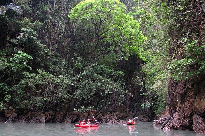 Excursão premium/regular pelas ilhas James Bond e canoagem, 5 ilhas