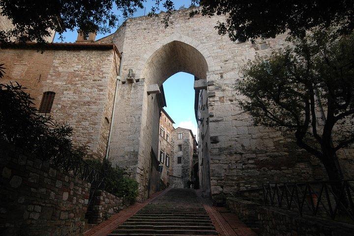 Visite guidée privée à pied de Pérouse avec un guide agréé