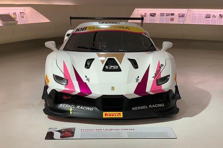 フェラーリとランボルギーニの博物館、パガーニの工場と博物館 - ボローニャからのツアー