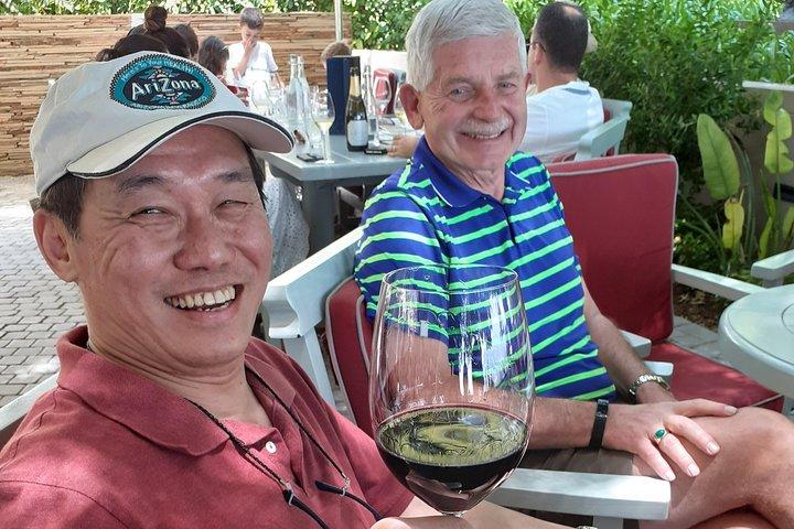 ひと口飲んで味わう：ステレンボッシュへの完璧な半日ワインエスケープ