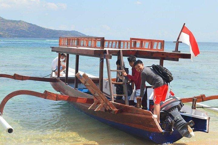 ギリ・トラワンガン、メノ、エアへの特別日帰り旅行：ロンボク発