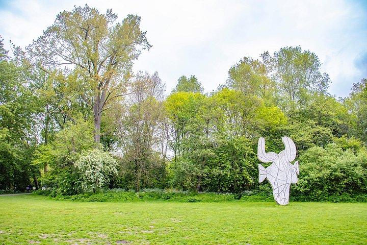 Explore a arte e a cultura de Amsterdã com um local