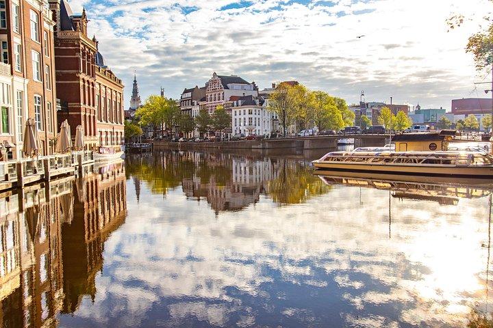Explore os locais instáveis de Amsterdã com um local