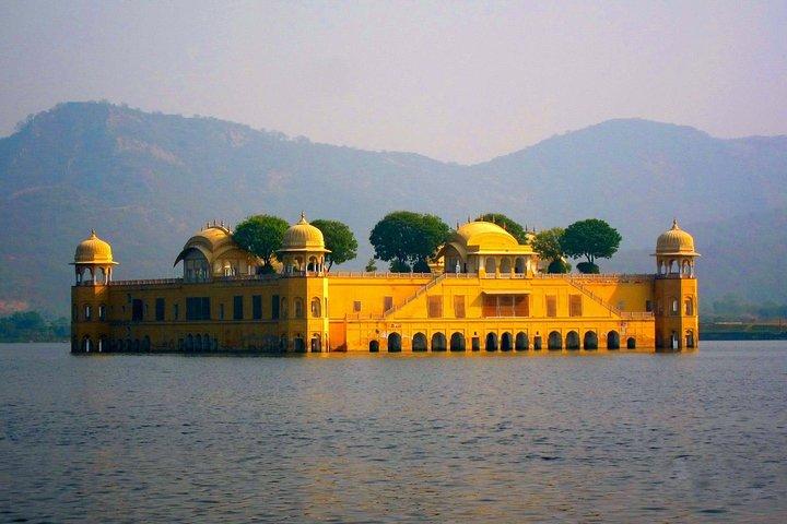 From Goa: Golden Triangle Private Tour with Flight & Hotels