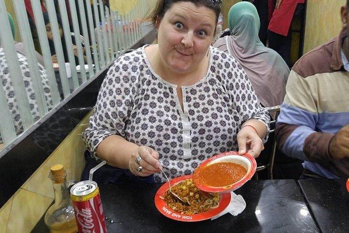食事とソフトドリンク付きのナイル川での1時間のプライベートフェルッカボートライド