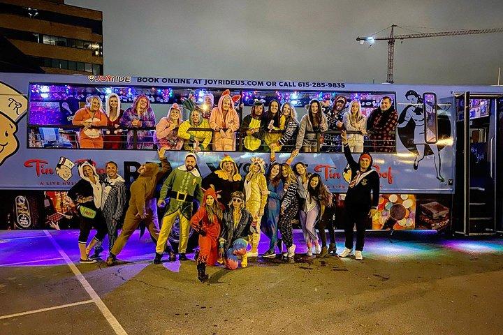 Bus de fiesta de 2 horas con camarero y DJ 21 +