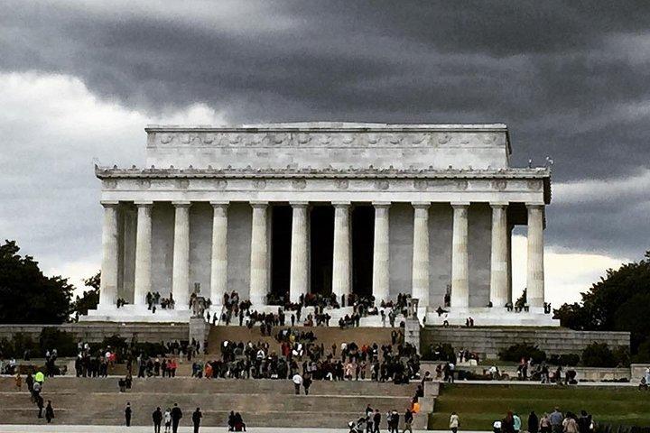 Monuments and Memorials Architectural Walking Tour