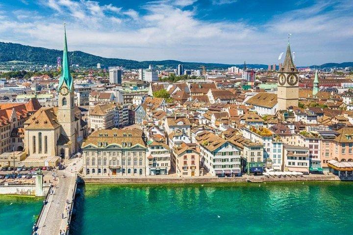 Transfert à l'arrivée : de l'aéroport de Zurich ZRH à Zurich en van de luxe