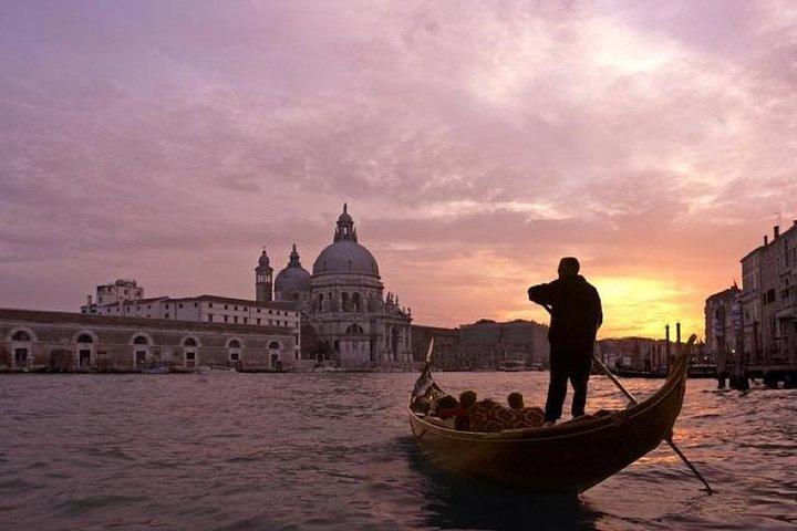 Eine private Wander- und Gondeltour in Venedig