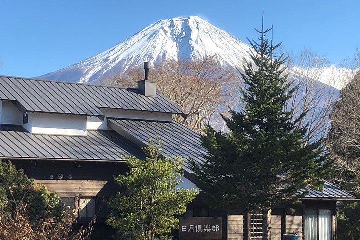 A trip to enjoy subsoil water and nature behind Mt. Fuji