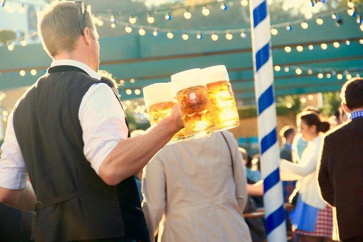 Múnich: Reserva de mesa para almuerzo/cena en la Oktoberfest. Gran carpa de cerveza.