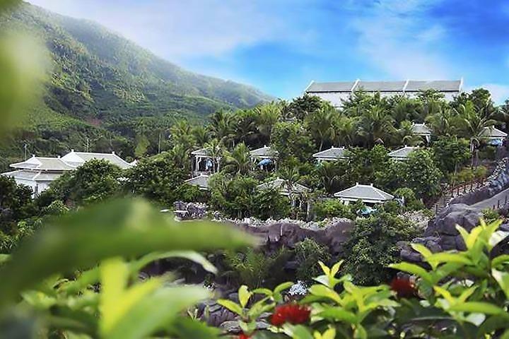 Chilling Day Tour med Than Tai Hot Spring Park från Da Nang