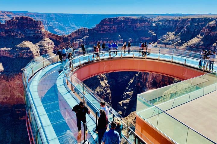 Grand Canyon Tour in Spanish with Skywalk and Hoover Dam included