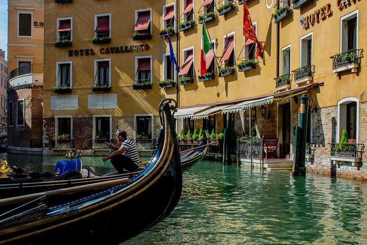 Explore os pontos instáveis de Veneza com um local