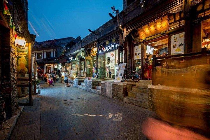 Beijing Private Night Tour: Shichahai, Houhai Hutong Walking + Peking Duck Dinner