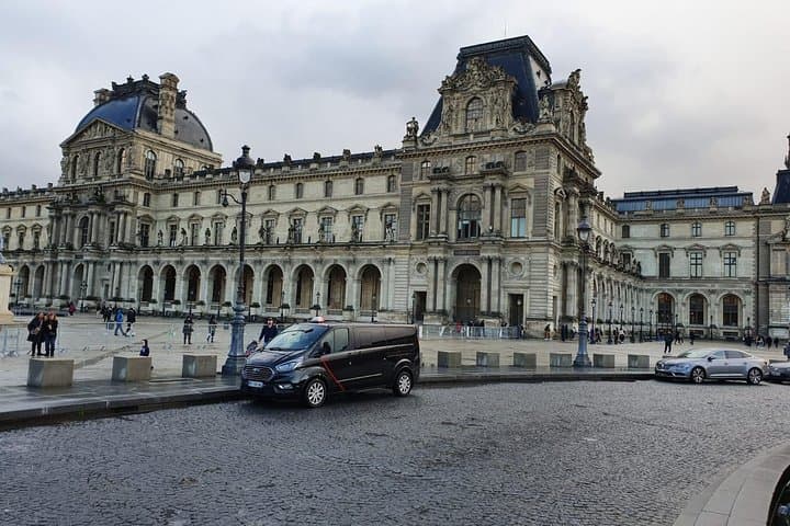 Private Paris Landmarks & Hidden Gems Tour