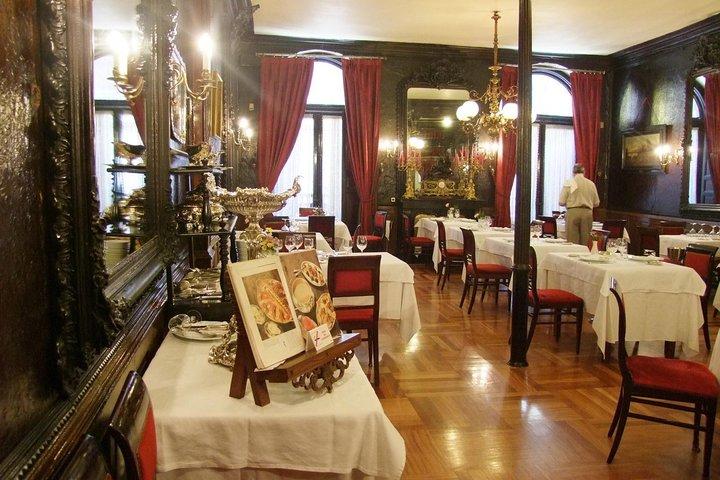Ruta Privada: Las Tabernas Centenarias de Madrid (con tapas)