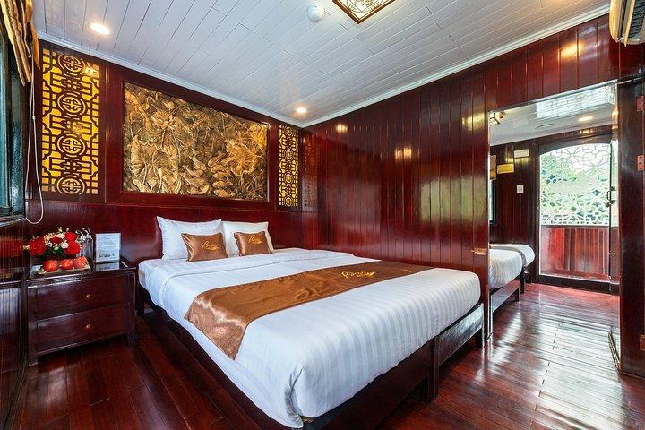 Renea Cruises Piccola barca a Bai Tu Long e Halong Bay