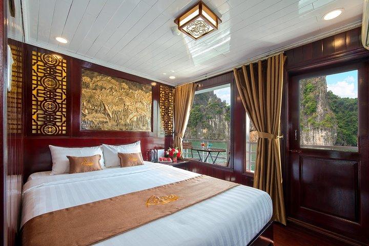 Renea Cruises Piccola barca a Bai Tu Long e Halong Bay