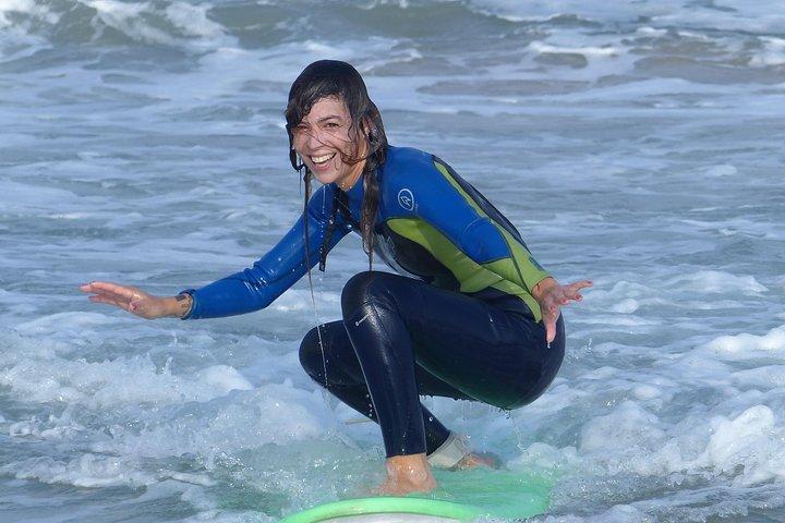 Professionele surflessen in het hart van Tel Aviv