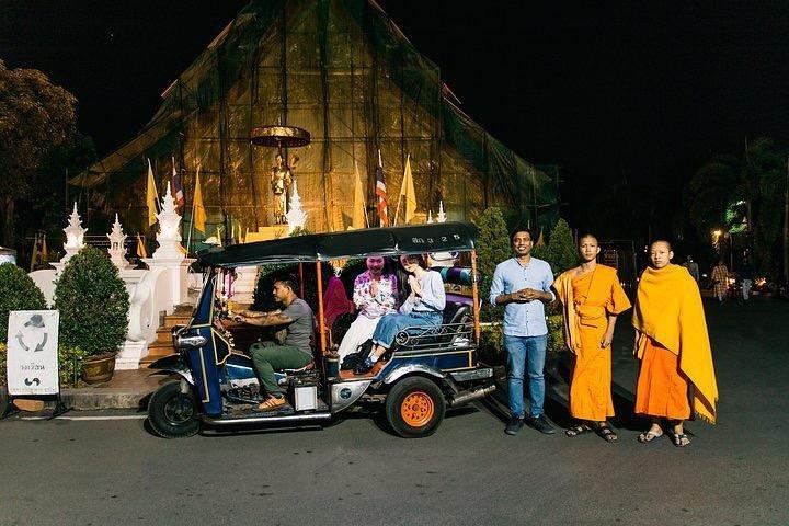 Hjertet af Chiang Mai City Tour af Tuk Tuk: Dag eller nat oplevelse