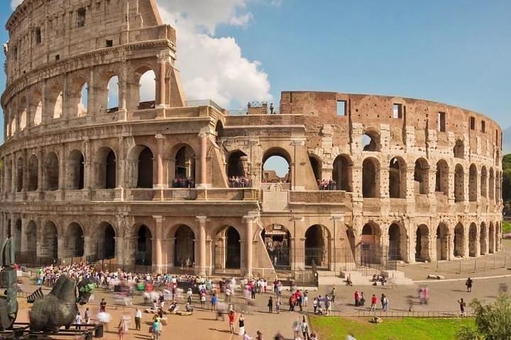 Tour turístico de día completo en Roma (solo conductor/autoturismo)