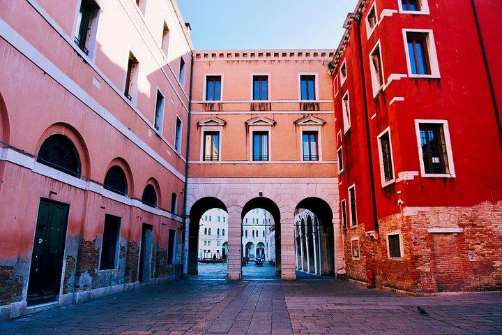 Venice: Private Aperitif & Cicchetti tasting and walking tour